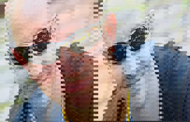 Simon Signature Photo