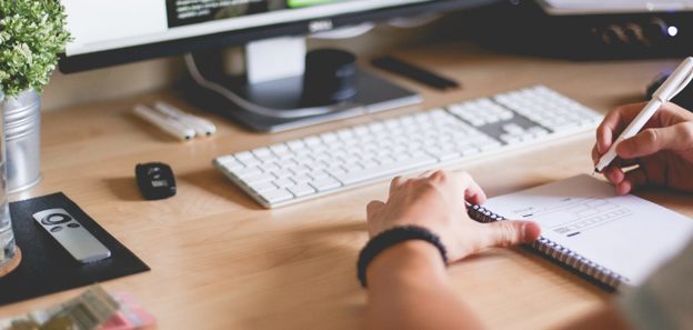 Design clean website layouts with SimonAntony Ltd.